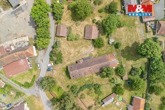Hledáte dům s velkým pozemkem a potenciálem vytvořit si bydl