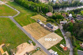 Stavební parcela včetně studieStavební pozemek 900 m², Karlo