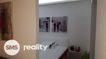 Nabízíme Vám k pronájmu plně vybavený, světlý byt řešený jak