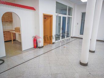 Nabízím k pronájmu komerční prostor o velikosti 92 m² v ulic