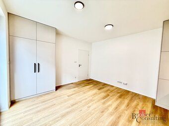 Pronájem 1KK se zahrádkou 68 m² a parkovacím místemPronájem 