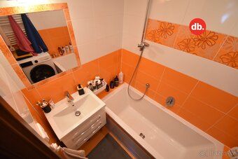 Ev.č. 01808 Nabízíme k prodeji slunný byt s dispozicí 3+1 o 