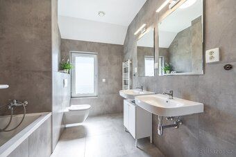 Nabízíme k prodeji moderní rodinný dům 4+1 o podlahové ploše