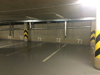 Prodám garáž o celkové ploše 12 m². Tato prostorná garáž se 