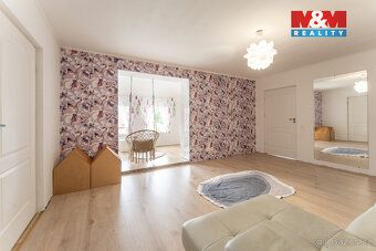 Prodej prostorného rodinného domu 7+1 v klidné části obce Os