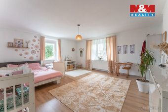 Prodej prostorného rodinného domu 7+1 v klidné části obce Os