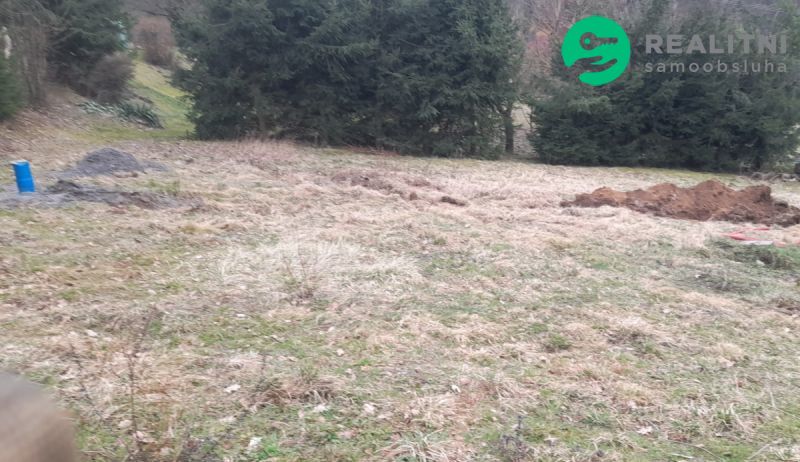 Nabízíme k prodeji stavební pozemek o rozloze 862 m², který 