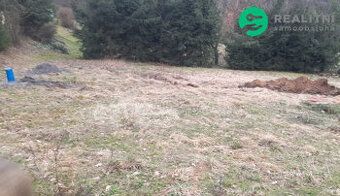 Nabízíme k prodeji stavební pozemek o rozloze 862 m², který 