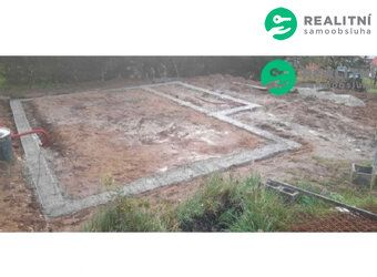 Nabízíme k prodeji stavební pozemek o rozloze 862 m², který 