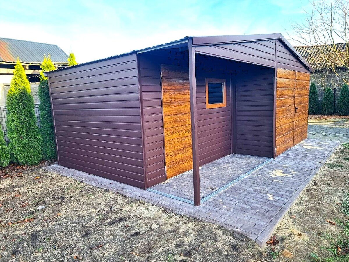 Garáž 5×5 m tmavě hnědá mat/Zlatý dub světlý/Předzahrádka LU