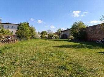 Stavební pozemek 2 433 m² v obci Čachovice – prostor pro byd