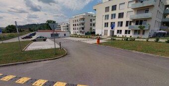 Dobrý den,
nabízím k dlouhodobému pronájmu parkovací stání n
