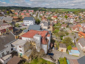 Nabízíme Vám ke koupi bývalý  komerční objekt ( polyfunkční 