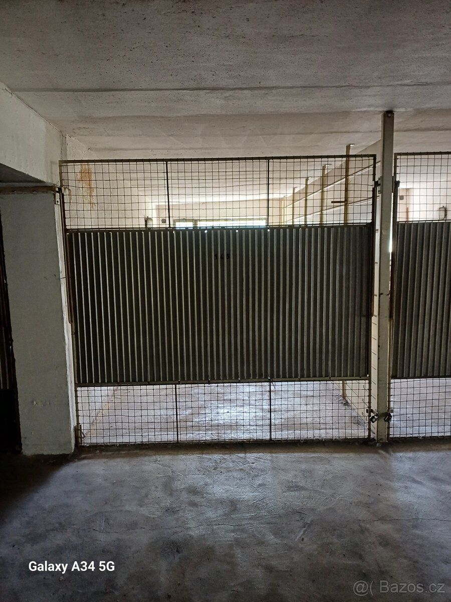 Nabízím k pronájmu garáž v rámci halových garáží v Plzni na 