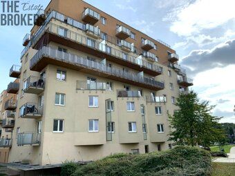 Nabízíme k pronájmu světlý a plně vybavený byt o dispozici 2