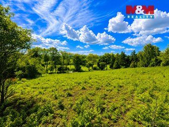Nabízíme k prodeji zahrady o velikosti 782m² a 800m² v obci 