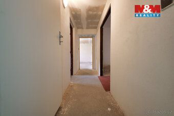 Ve výhradním zastoupení nabízíme ke koupi prostorný rodinný 