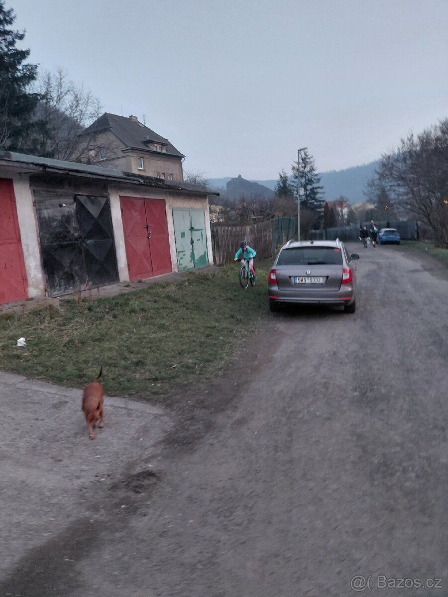 Prodám garáž na střekově