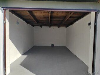 Nabízím k dlouhodobému pronájmu zděnou řadovou garáž o rozmě