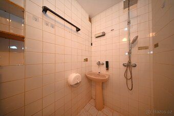 Nabízíme k dlouhodobému pronájmu 3 podlažní dům 5+1 o 187 m2