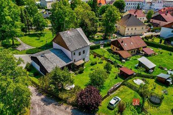 Dům o 3 bytových jednotkách254 m2 užitné plochy, (327 m2 cel