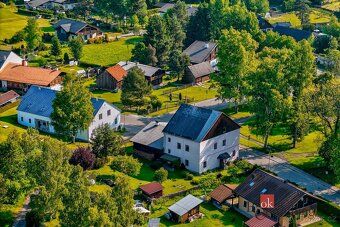Dům o 3 bytových jednotkách254 m2 užitné plochy, (327 m2 cel