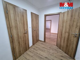 Nabízíme k pronájmu prostorný byt 1+1 o velikosti 60 m² v ce