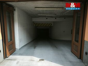 Pronájem garážového stání ,19 m2 v lázeňském centru Karlovýc