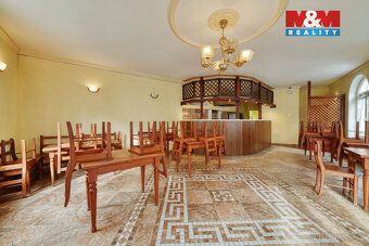 Nabízíme k dlouhodobému pronájmu reprezentativní nebytový pr
