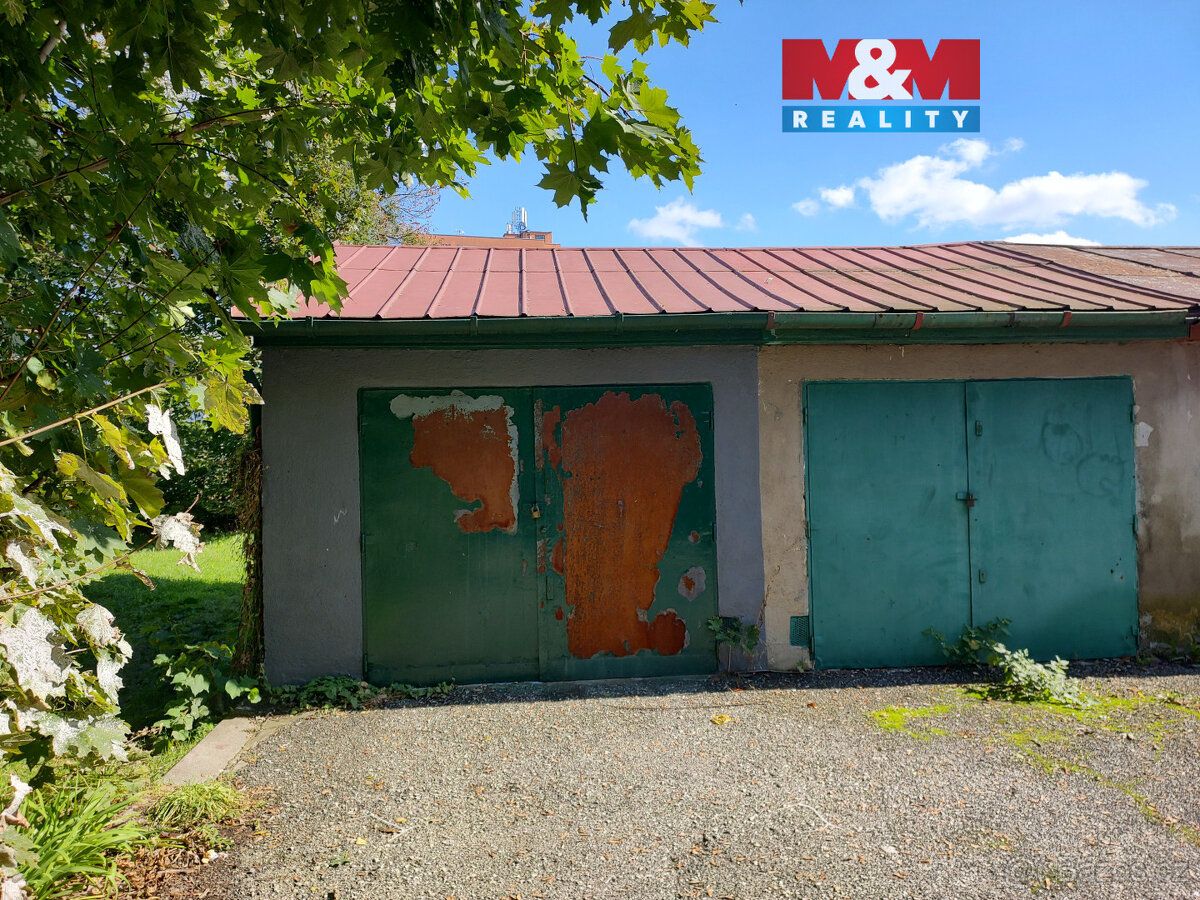 Nabízíme k prodeji garáž o zastavěné ploše 18 m² v osobním v