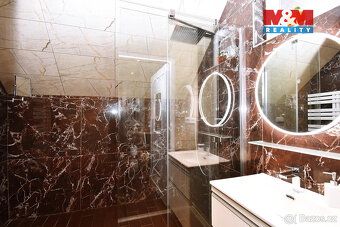 Nabízíme prodej prostorného rodinného domu 6+kk s velmi nízk