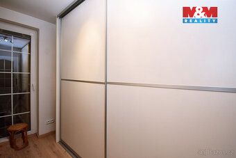 Nabízíme prodej prostorného rodinného domu 6+kk s velmi nízk