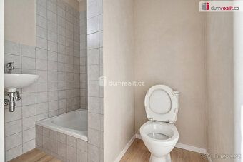 , Rodinný dům k rekonstrukci, centrum obce – Kravaře, Libere