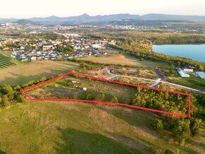 Nabízíme k prodeji pozemky o velikosti 23011 m2, v Dubí Msti