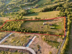 Nabízíme k prodeji pozemky o velikosti 23011 m2, v Dubí Msti