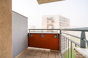 Nabízím k prodeji velmi světlý a prostorný byt v oblíbeném r