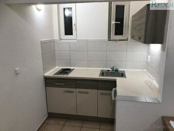 Pronájem bytu 1+1, sklep, zahrádka, Střední ulice, Brno Pona