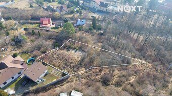 Prodej souboru tří pozemků s celkovou výměrou 1186 m2 v okra