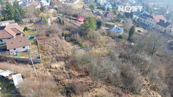 Prodej souboru tří pozemků s celkovou výměrou 1186 m2 v okra