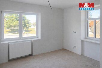 Nabízíme k prodeji prostorný rodinný dům ve Veselíčku u Mile