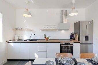 Vila s plochou pozemku: cca 450 m² • 3 ložnice / 2 koupelny 