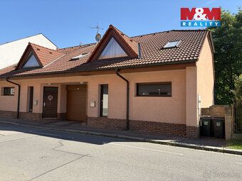 Nabízíme k pronájmu řadový rodinný dům (polovina dvojdomku) 