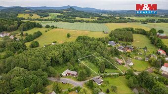 Nabízíme Vám soubor pozemků o celkové výměře 3 363 m² v obci