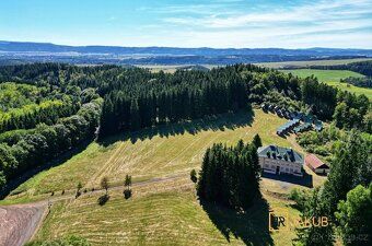 Exkluzivně Vám nabízím k prodeji retreat areál Janovičky. Ar