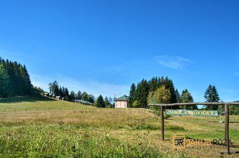 Exkluzivně Vám nabízím k prodeji retreat areál Janovičky. Ar