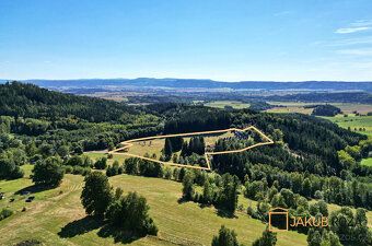 Exkluzivně Vám nabízím k prodeji retreat areál Janovičky. Ar