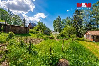 Nabízíme k prodeji zahradu o ploše 841 m² v obci Velhartice,