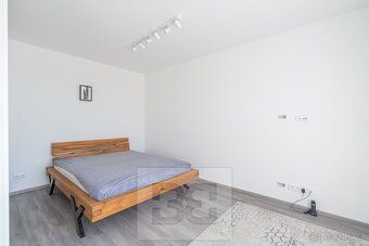 Ev.č. N09321 K nastěhování ihned.
Nabízíme k pronájmu krásný