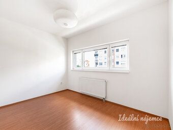 K dlouhodobému podnájmu nabízíme byt o dispozici 3+kk v klid
