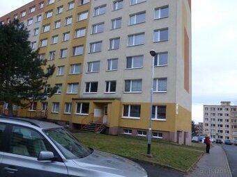 DLOUHODOBĚ PRONAJMU GARSONKU(cca 25m2) Garsoniéra je situová